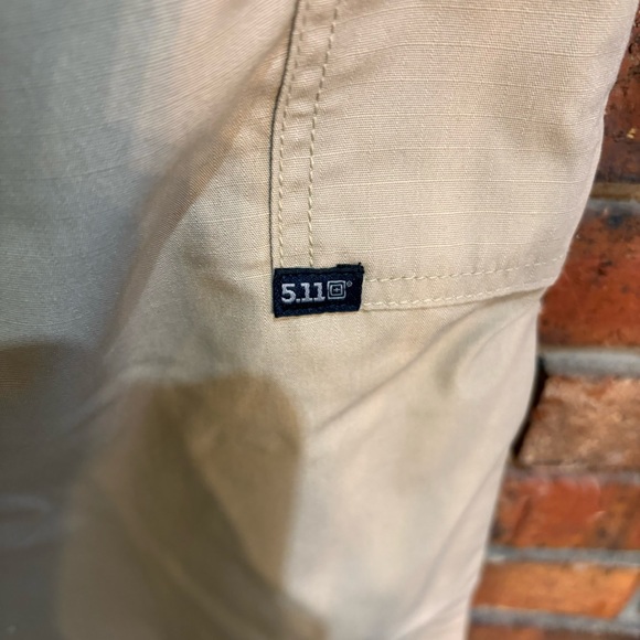 5.11 mens cargo tactical pants khaki tan 38 X 32 - Picture 2 of 4